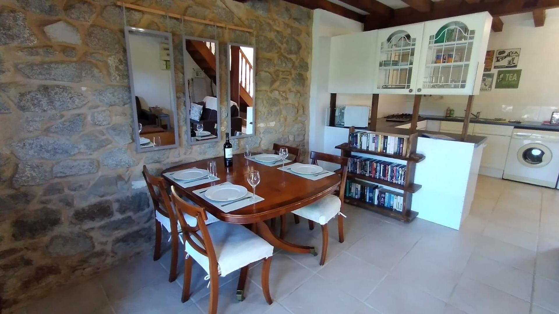 Character 2 Bed Cottage Within Walking Distance Of Bar/Restaurants Piégut-Pluviers Esterno foto