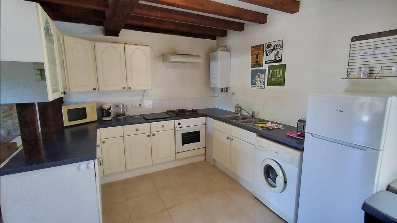 Character 2 Bed Cottage Within Walking Distance Of Bar/Restaurants Piégut-Pluviers Esterno foto