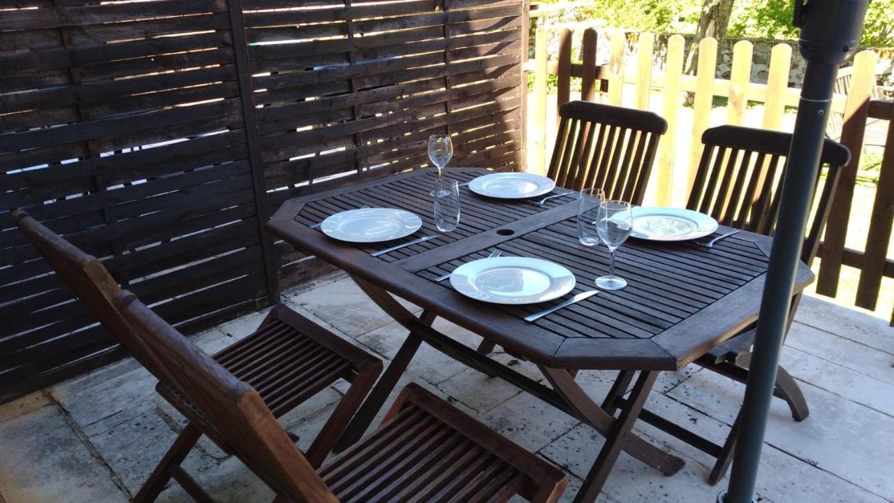 Character 2 Bed Cottage Within Walking Distance Of Bar/Restaurants Piégut-Pluviers Esterno foto
