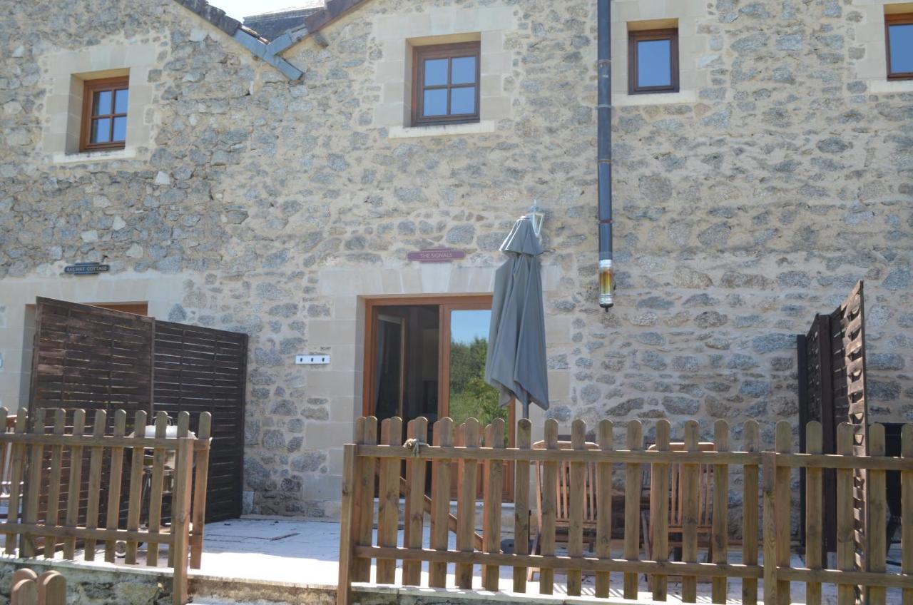 Character 2 Bed Cottage Within Walking Distance Of Bar/Restaurants Piégut-Pluviers Esterno foto