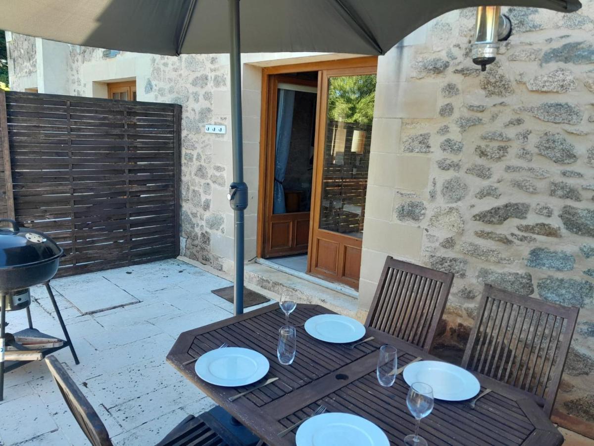 Character 2 Bed Cottage Within Walking Distance Of Bar/Restaurants Piégut-Pluviers Esterno foto